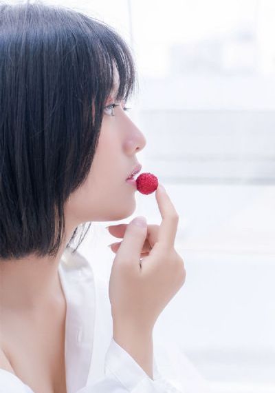 美女扒开大腿让男人桶尿口_国语版完整版