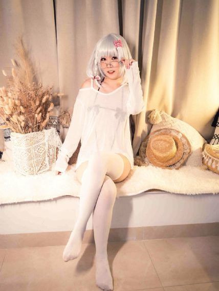 欧美彩妆人物图片大全_BD英语手机免费观看完整