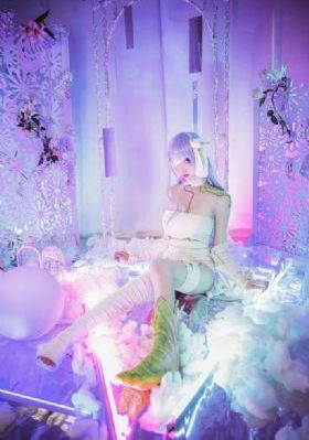 2019精品国产美女_超清免费全集观看