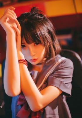 欧美喷泉雕塑_BD英语超清免费观看